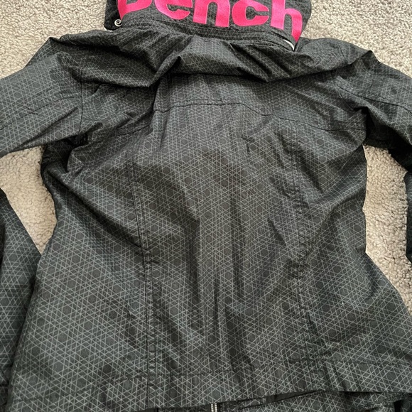 Bench Jacket - Picture 2 of 2